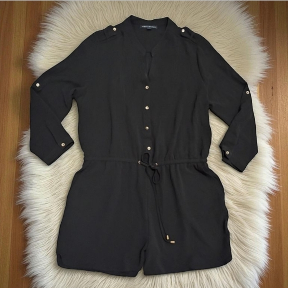 NWOT Haute Monde Black Button Up Romper With Gold Button Detail And Pockets - Picture 1 of 9
